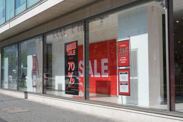 Verkaufsaktion einer Filiale von Galeria Karstadt Kaufhof in Berlin